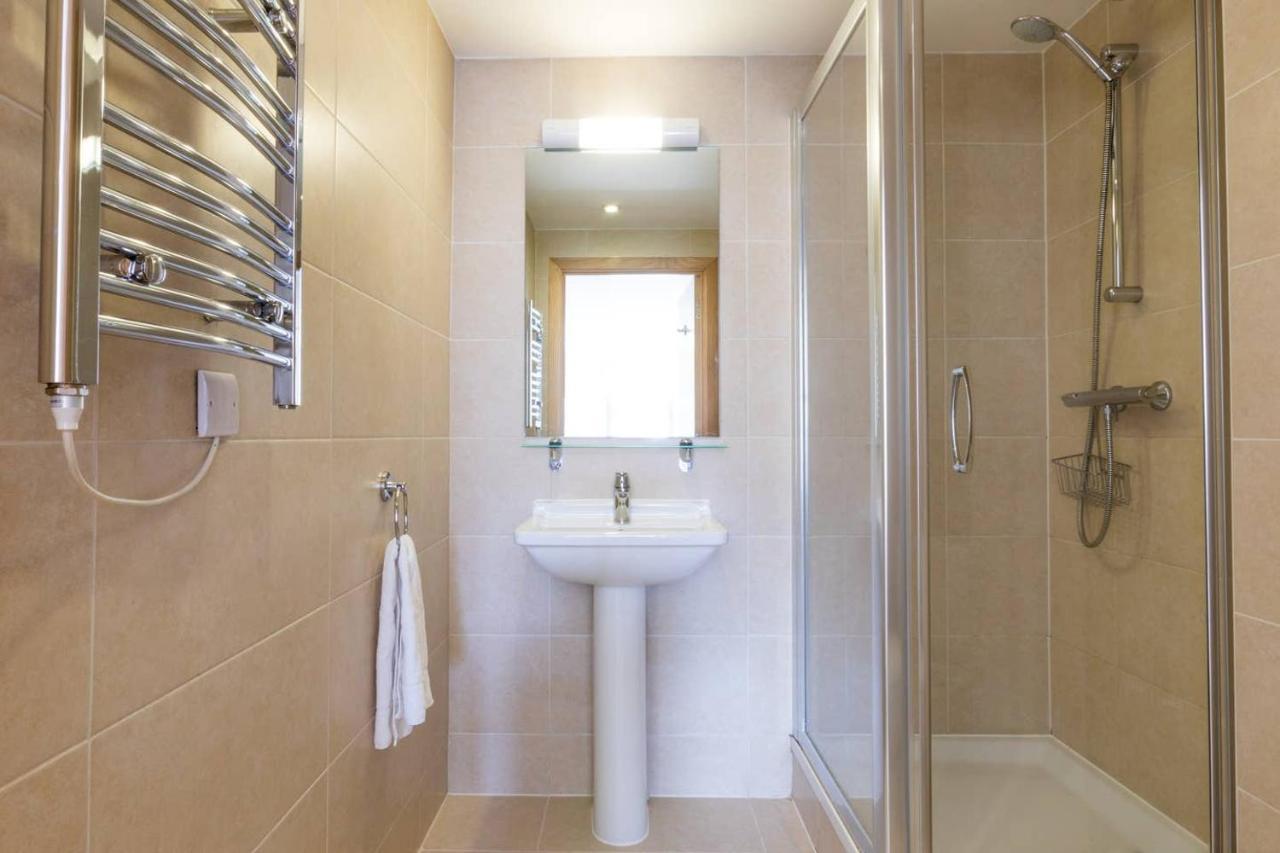 Bright And Modern 3 Bed Hyde Park Apartment London
