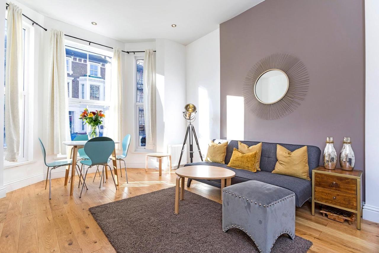 Stylish 2 Bed Apartment-zone 2 - 10 Minutes To The Heart Of London- Sleeps Up 8 Appartement
