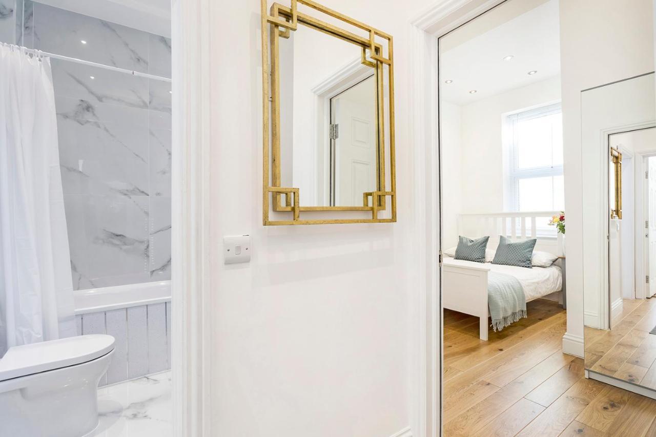 Stylish 2 Bed Apartment-zone 2 - 10 Minutes To The Heart Of London- Sleeps Up 8 Appartement Londen