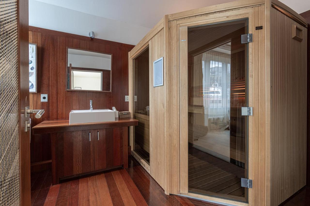Charming Houseboat Featuring A Sauna Apartment London