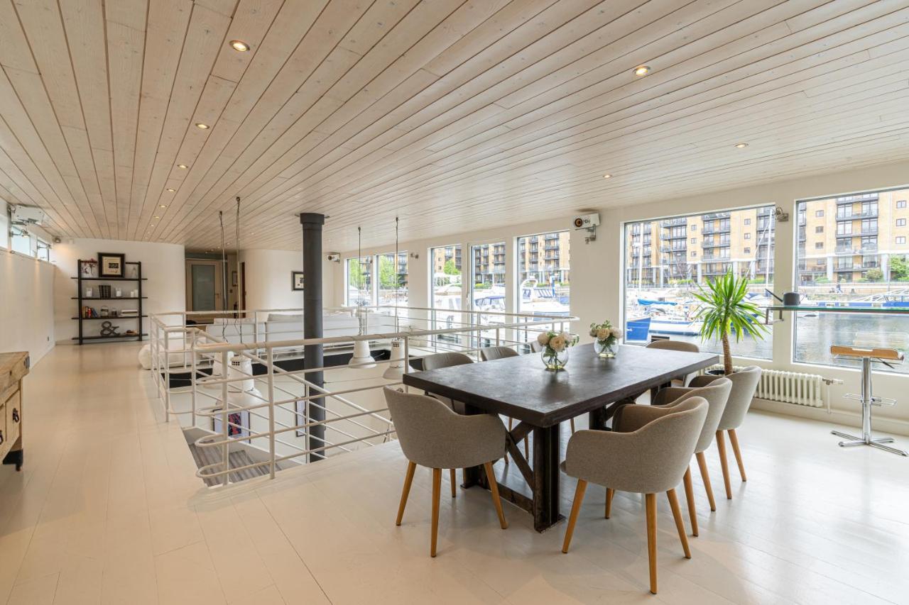 Charming Houseboat Featuring A Sauna Apartment *
