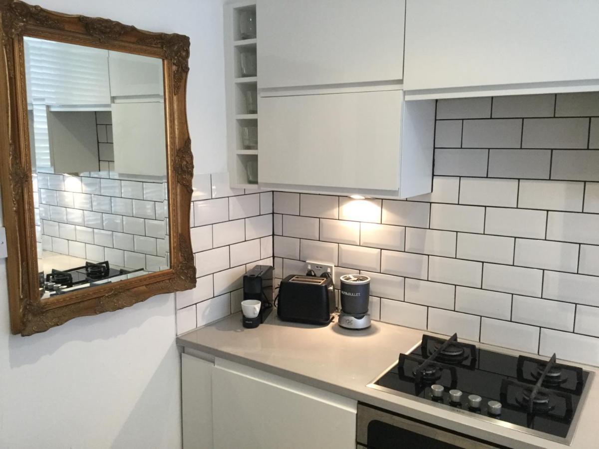 Shad Thames Pied-A-Terre Exquisite Historic Warehouse Air Conditioning Private Parking Garden & Balcony Next To Shard With Views Appartement Londen