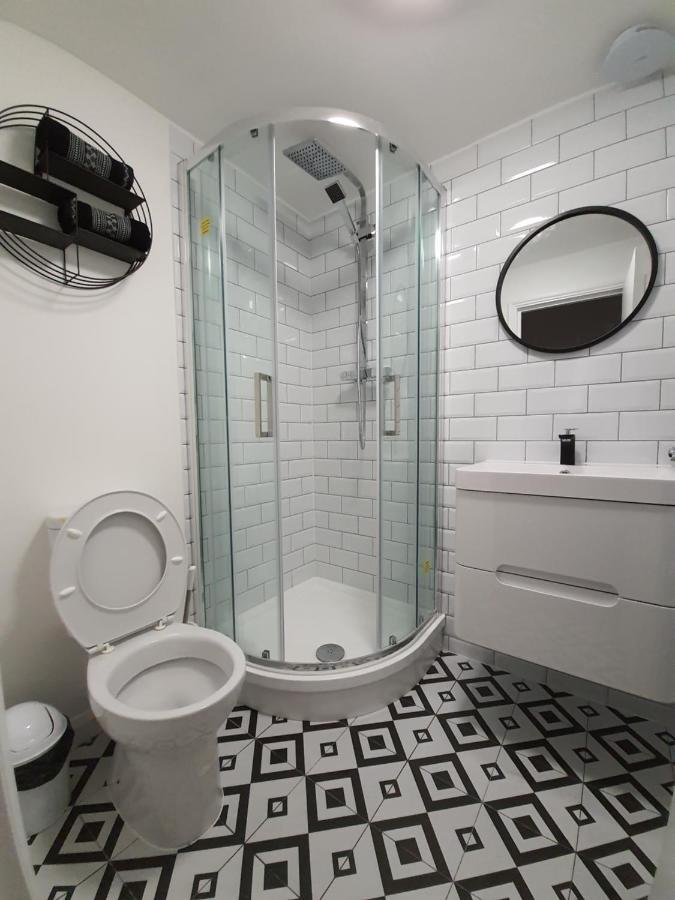 Gasthof In With Shared Bathroom London