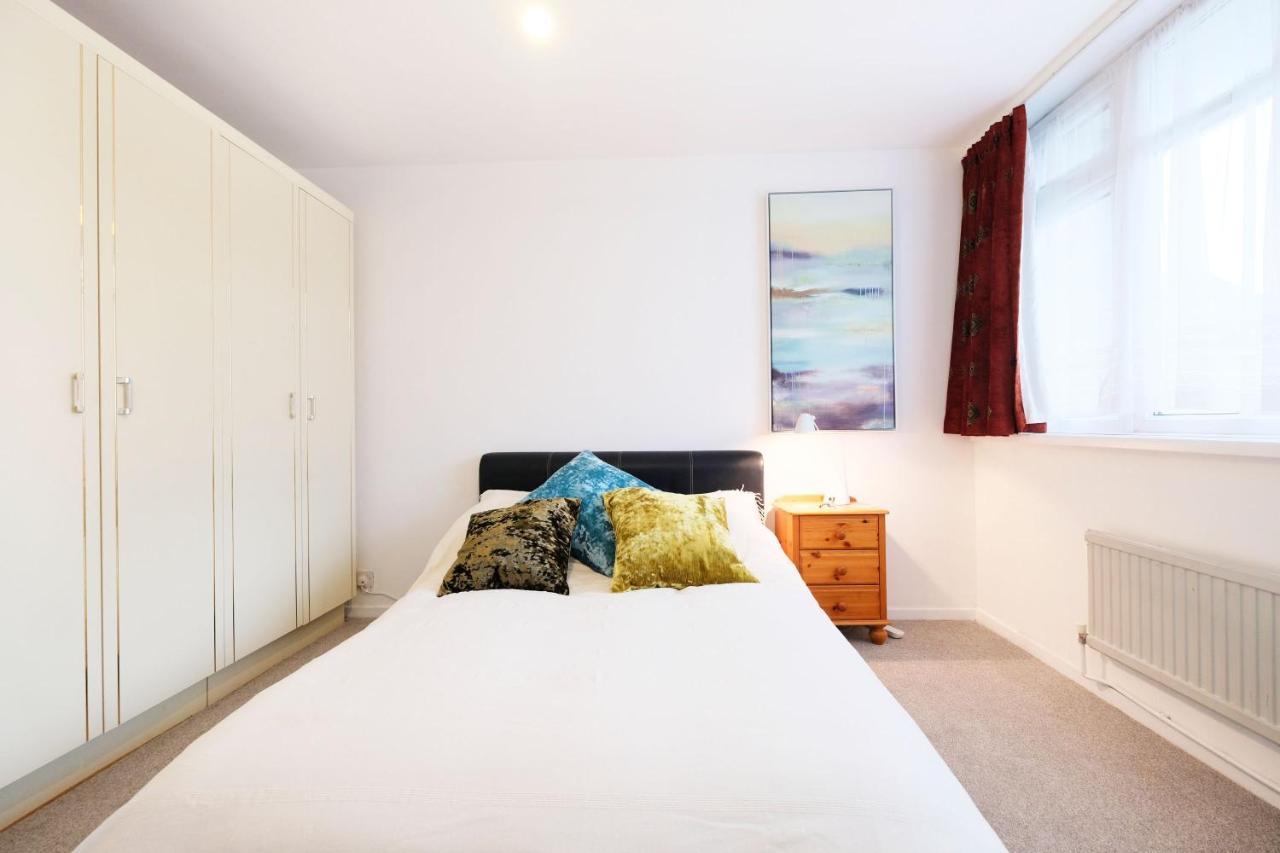 Pass The Keys - Beautiful Flat With Balcony In Swiss Cottage, Apartment *