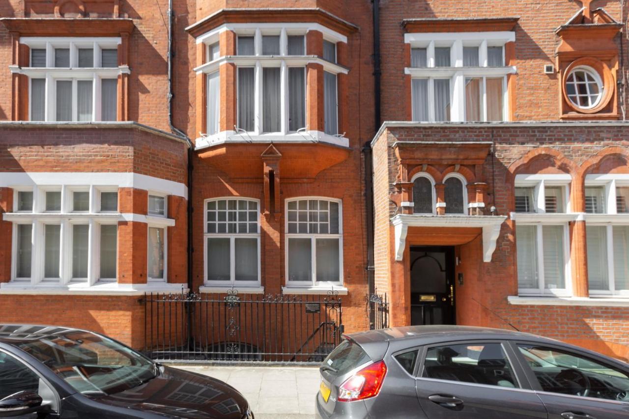 Spacious 1 Bed Sloane Square Apartment