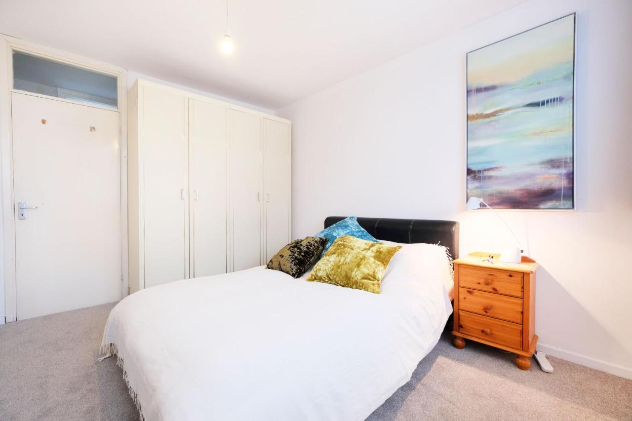 Pass The Keys - Beautiful Flat With Balcony In Swiss Cottage, London