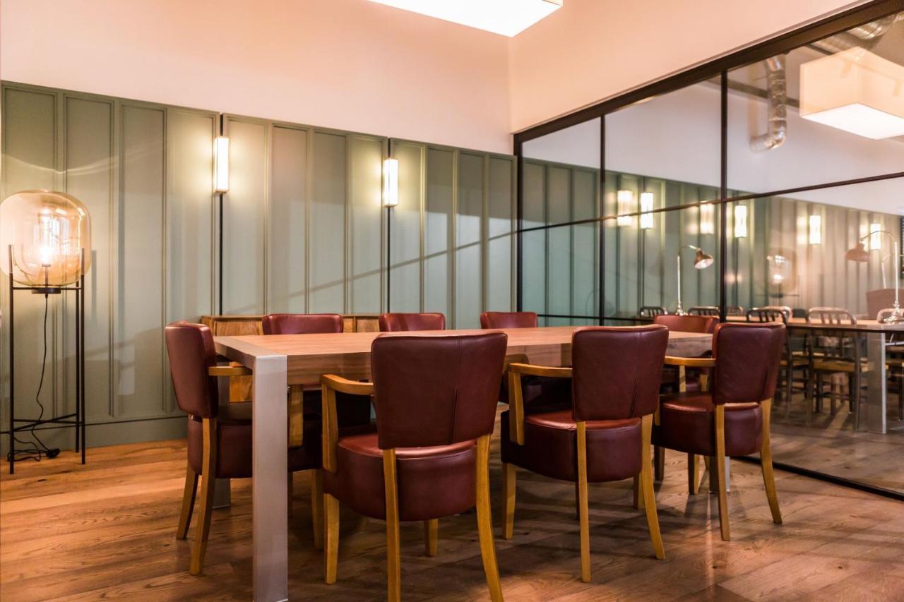 Apartment Contemporary At Chapter White In *
