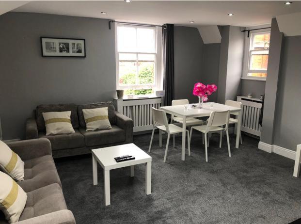 Selfridges Serviced Apartment