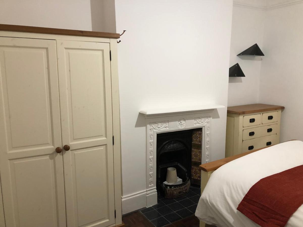 Marble Tooting Broadway Apartment London