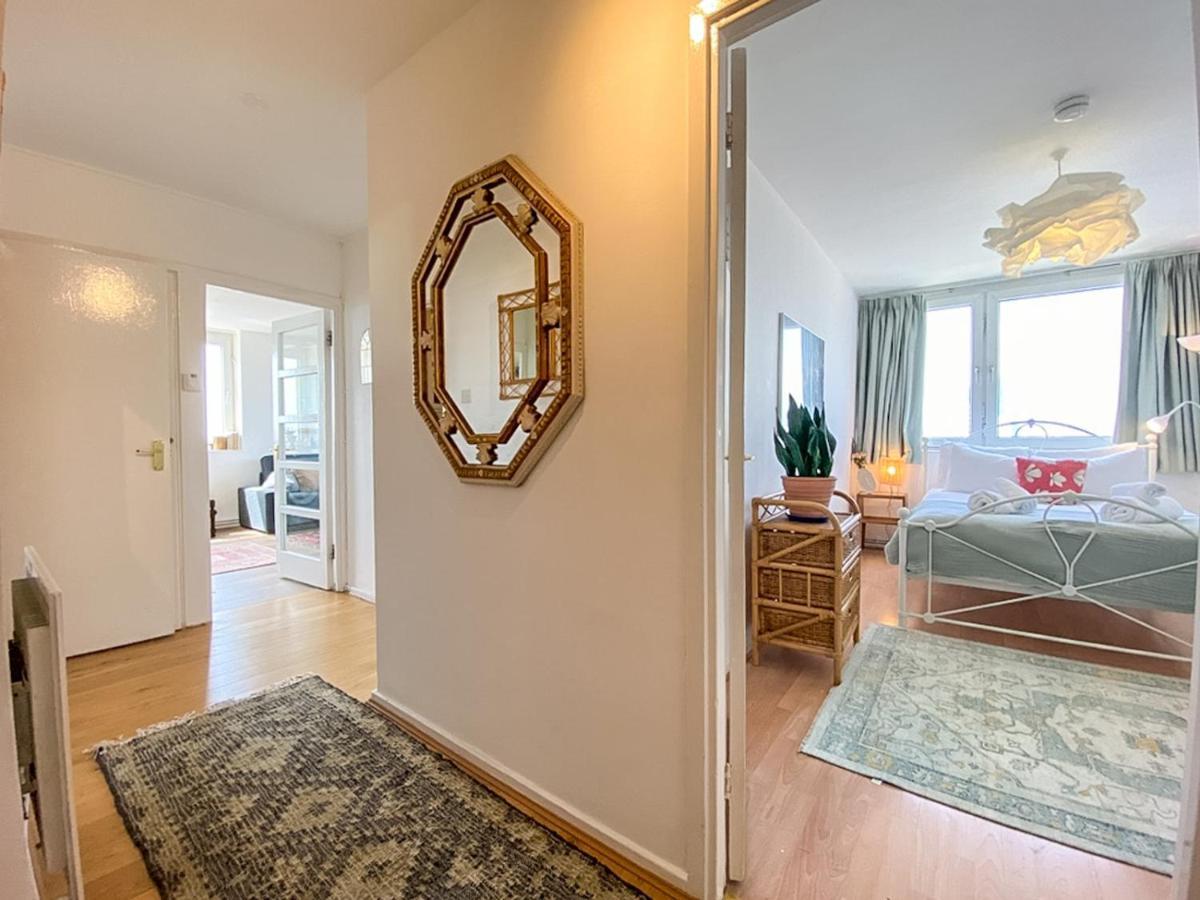 Pass The Keys Spacious 2bedroom Flat With Views In Bridge London