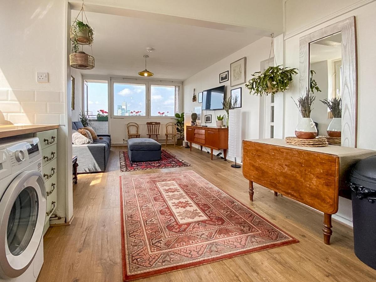 Pass The Keys Spacious 2bedroom Flat With Views In Bridge *