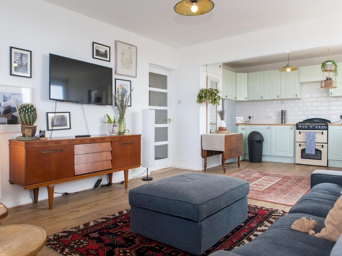 Pass The Keys Spacious 2bedroom Flat With Views In Bridge Apartment
