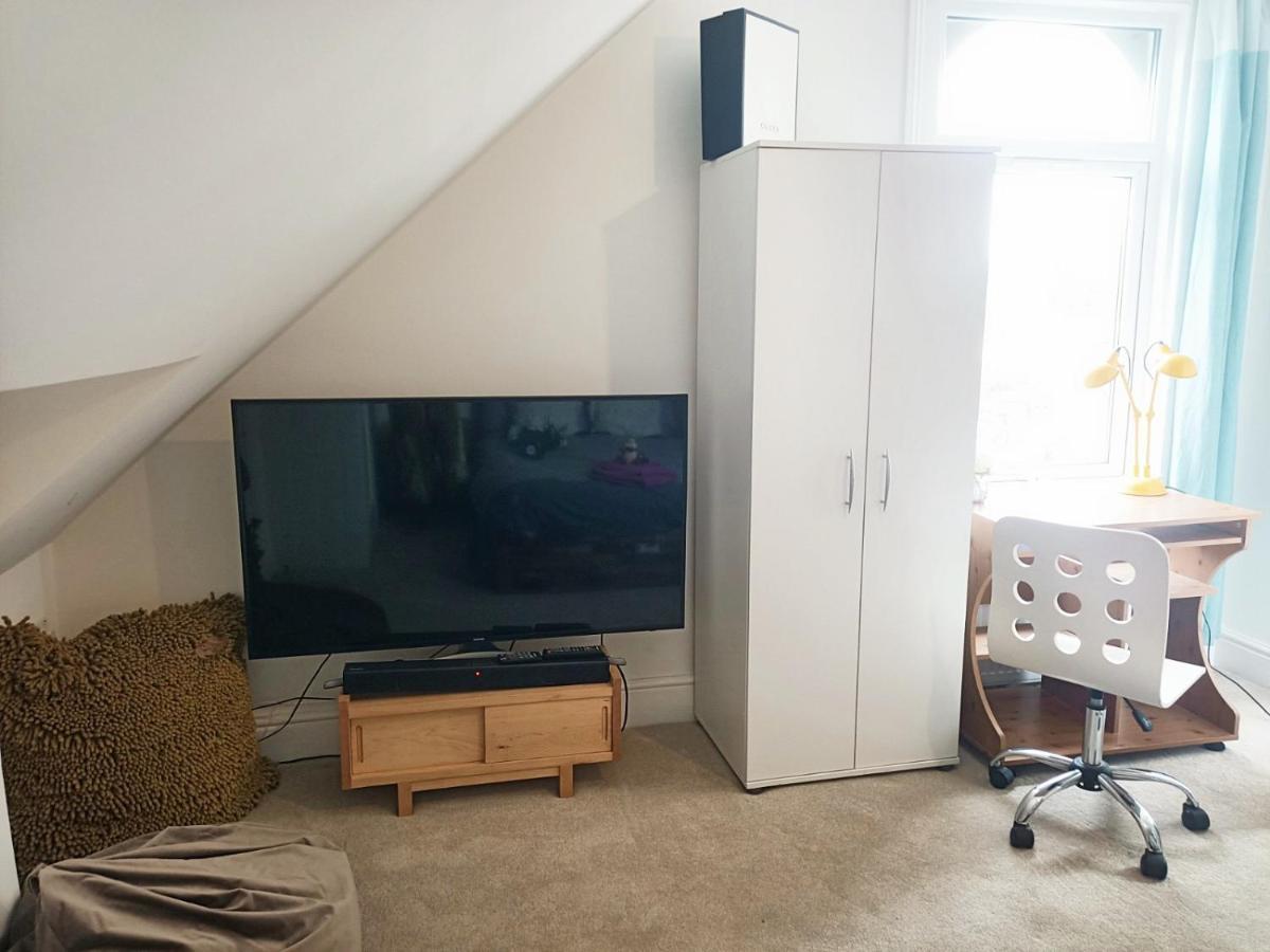 Apartment Stylish 2-bed Flat, Quick Access To Sights London