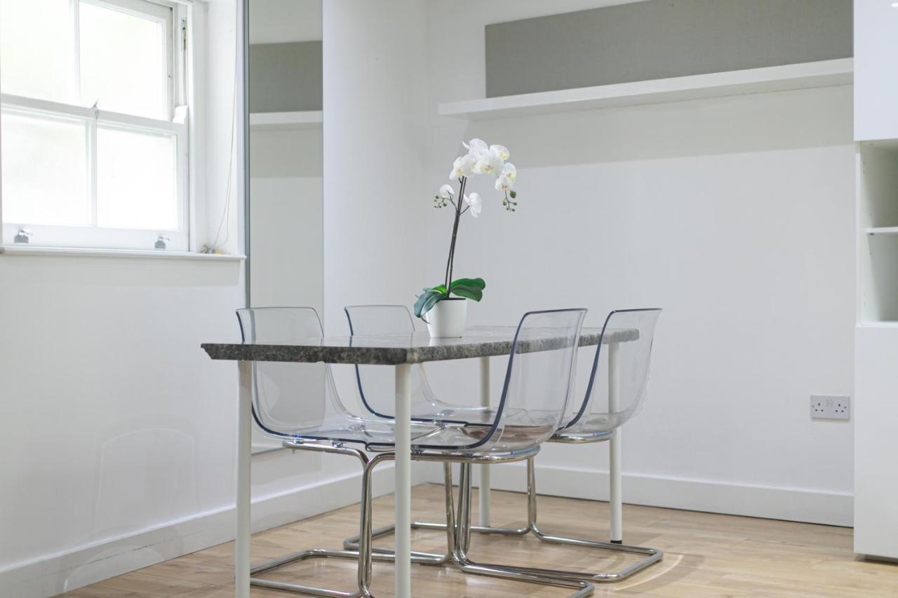 Skyvillion - One Bedroom By King's Cross London