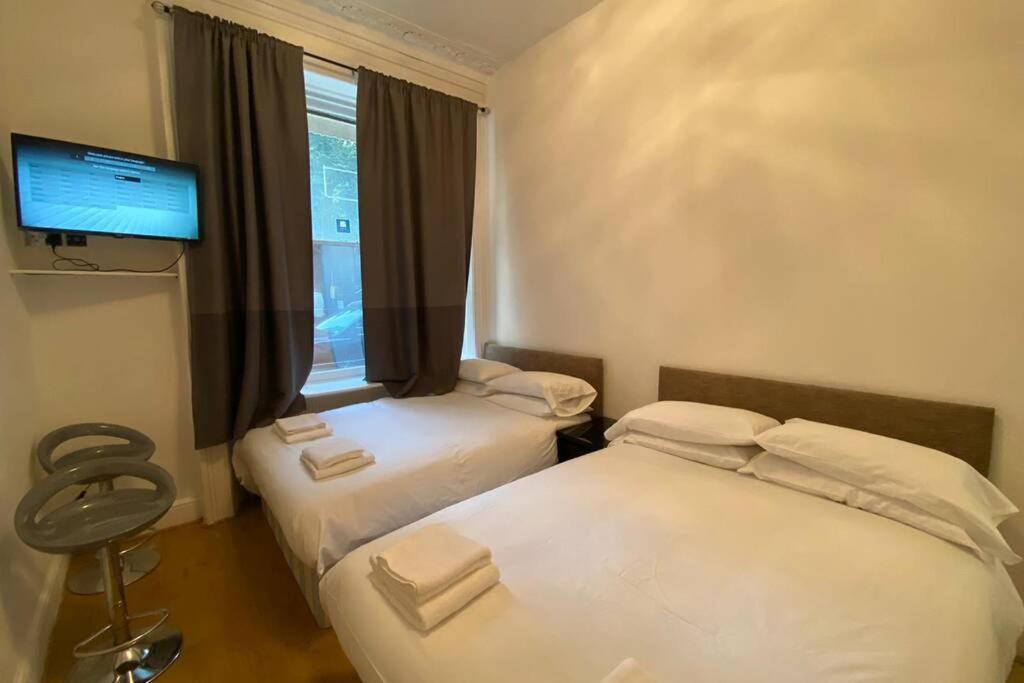 Apartment F6-comfy Ground Flr Fits 4- Near Paddington *