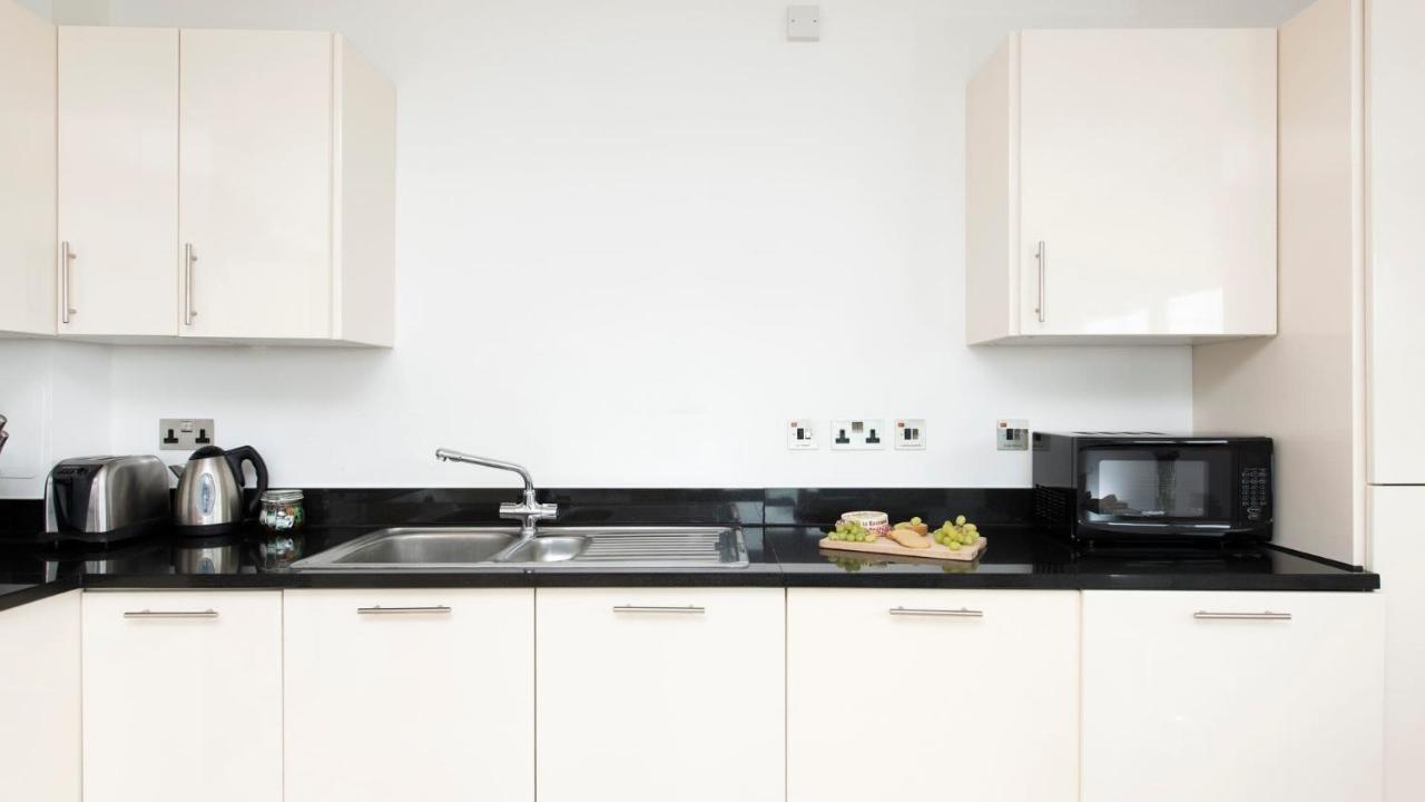 Apartment One Eighty Stratford London