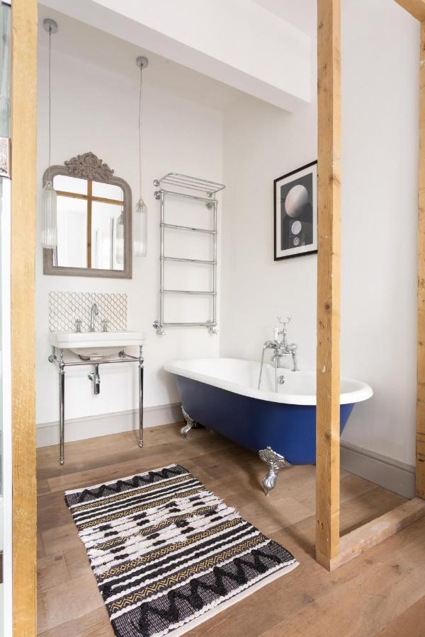 Carlingford Road III By Onefinestay * London