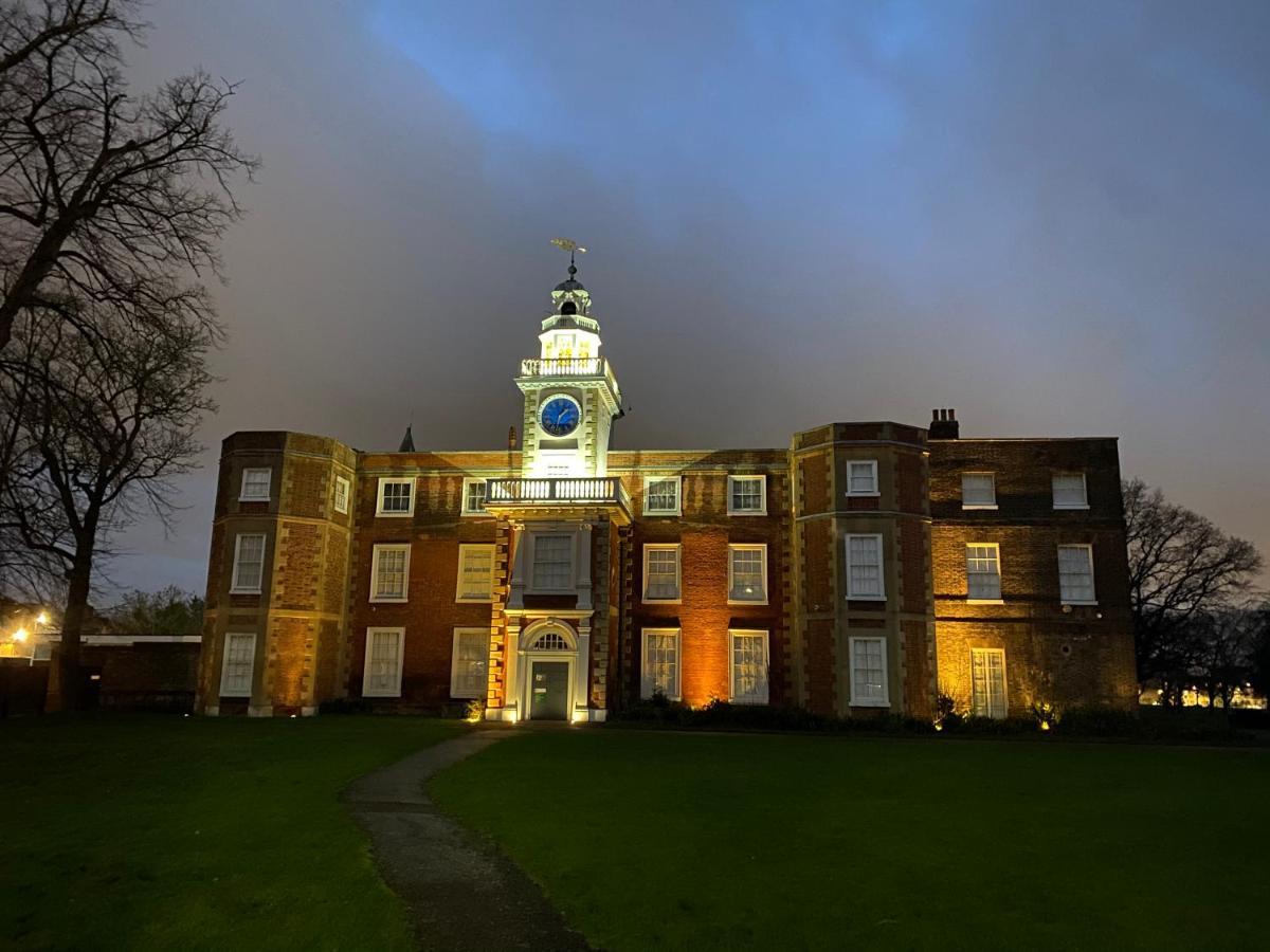 Сasa de vacaciones 35 Mins To London. 3 Bedrooms. 2 Bathrooms With Garden