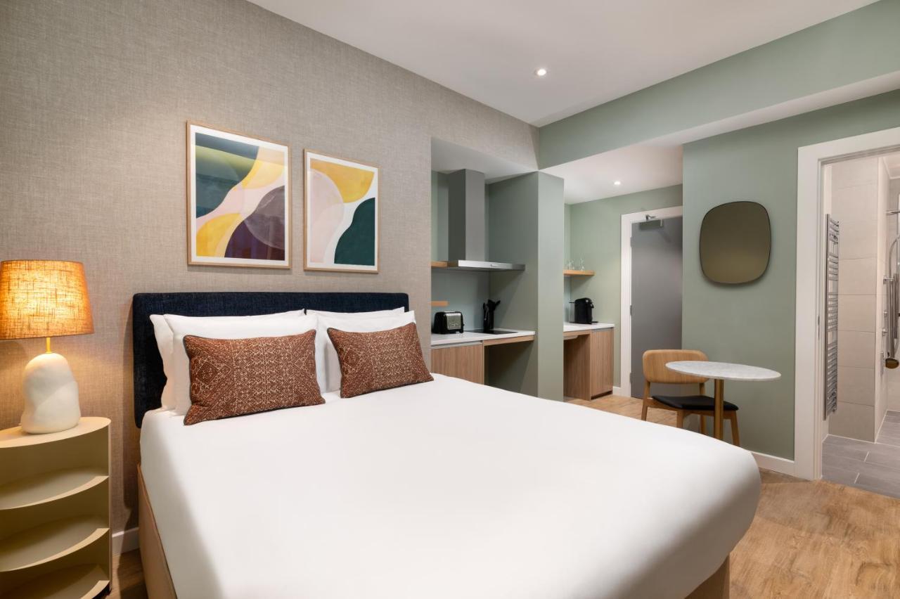 The Lincoln Aparthotel London