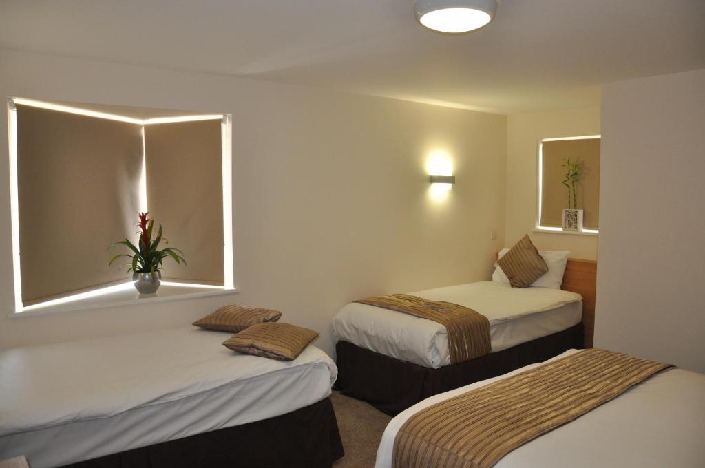 Hotel Queens London