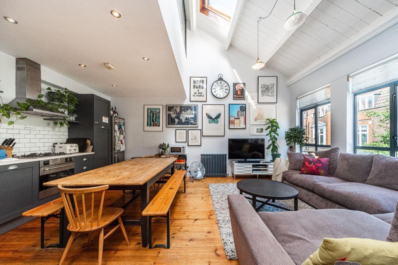 Apartment Pass The Keys - Trendy Flat With Private Terrace In East London