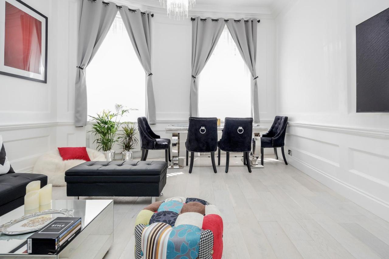 Oxford Street 2 Bed * Londen