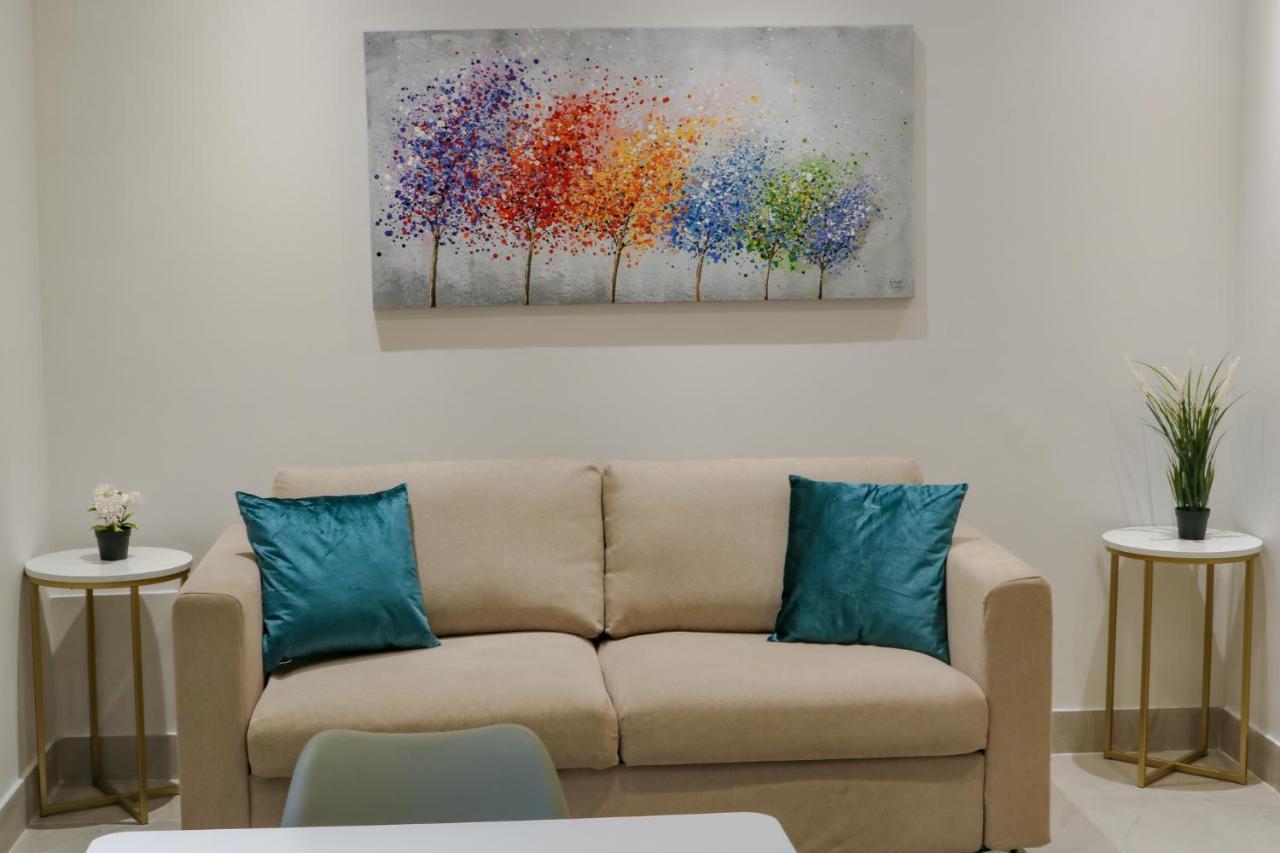 Hyde Park Superior Apartment