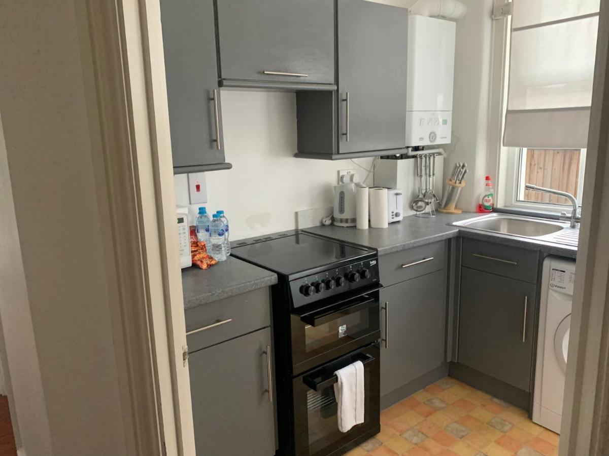 Unique 2 Bedroom In London/ Excel / Olympic Close To Line Tube Station With Gated Parking Space * Londres