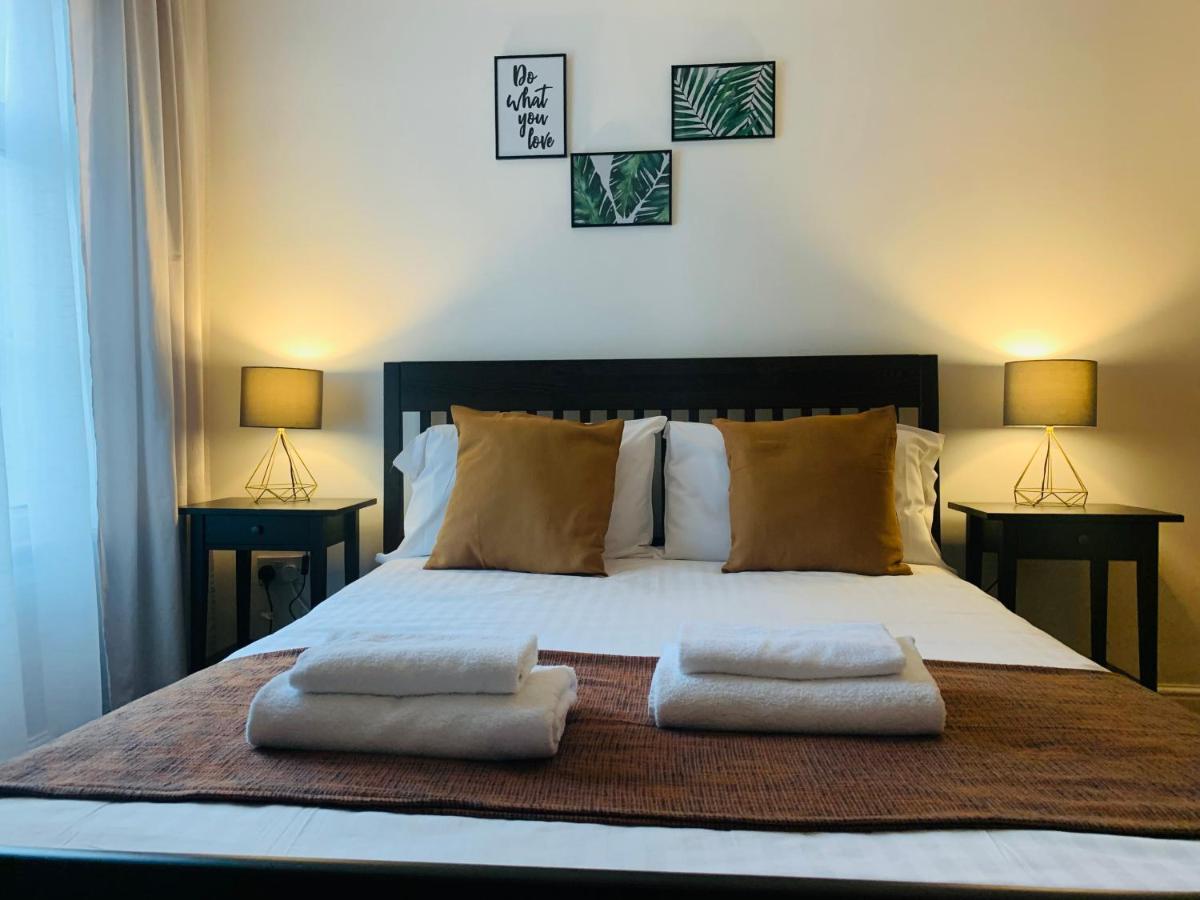 Unique 2 Bedroom In London/ Excel / Olympic Close To Line Tube Station With Gated Parking Space Apartamento Londres