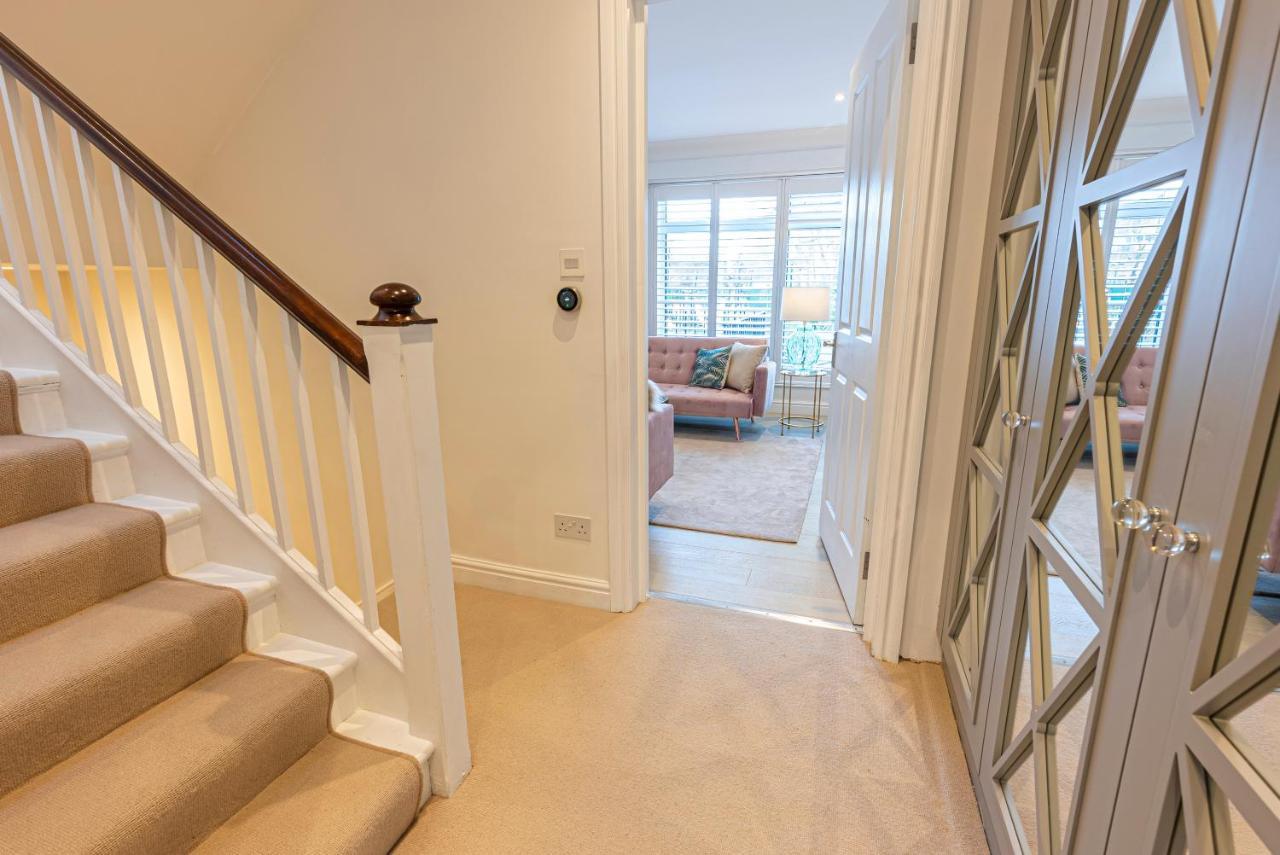 Joivy Stunning 3 Bed,2 Bath House With Roof Terrace In Chelsea London