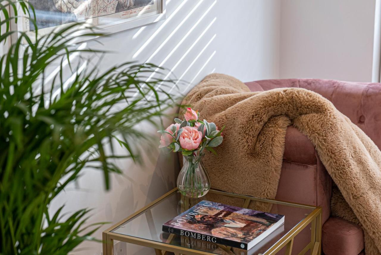 Joivy Stunning 3 Bed,2 Bath House With Roof Terrace In Chelsea London