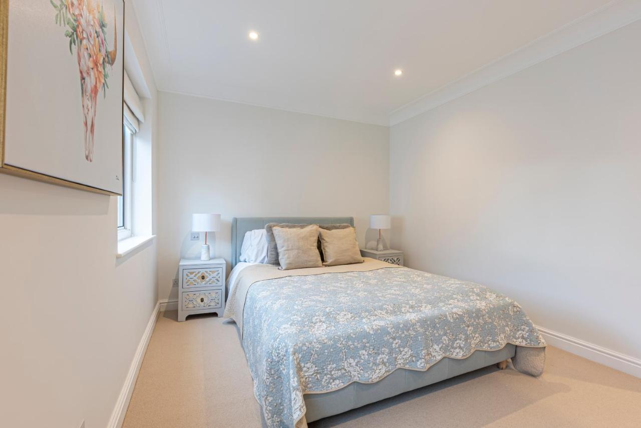 Apartment Joivy Stunning 3 Bed,2 Bath House With Roof Terrace In Chelsea *