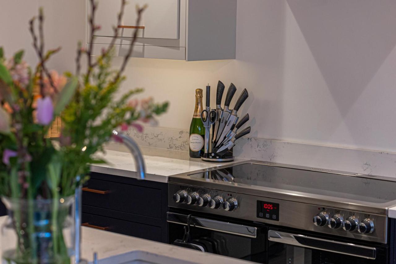 Joivy Stunning 3 Bed,2 Bath House With Roof Terrace In Chelsea London