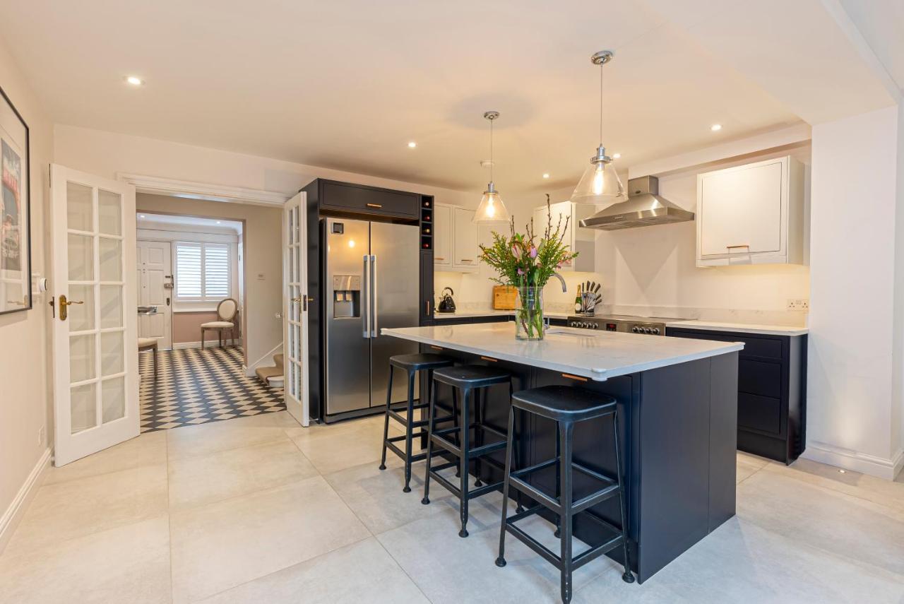 Joivy Stunning 3 Bed,2 Bath House With Roof Terrace In Chelsea * London