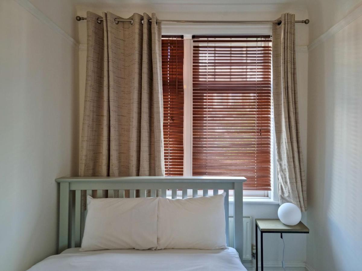 Pass The Keys Wimbledon Hideaway Apartment London