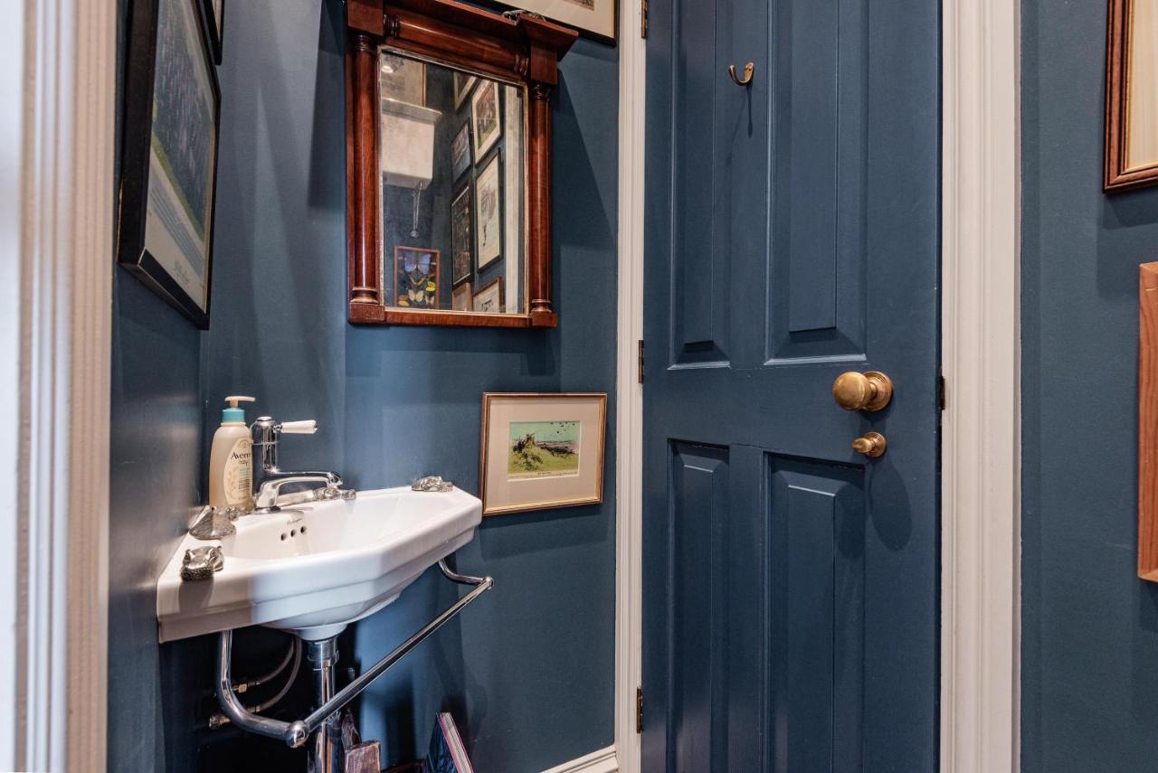 Apartment Charming Pimlico Close To The River Thames By Underthedoormat London