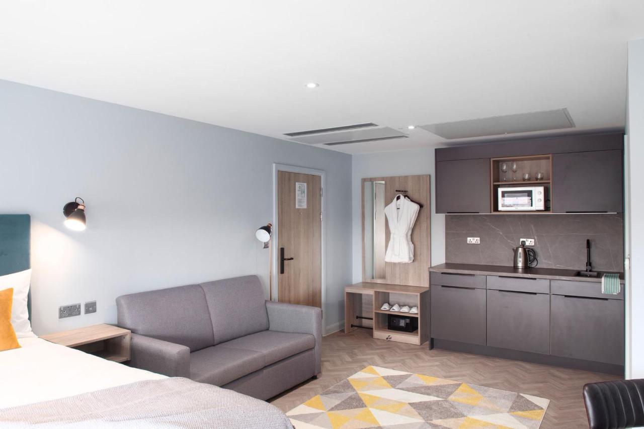 Aptel East Apartahotel 3*