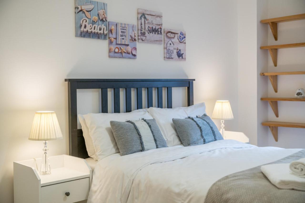 Crossharbour Canary Wharf 2 Bed Duplex *