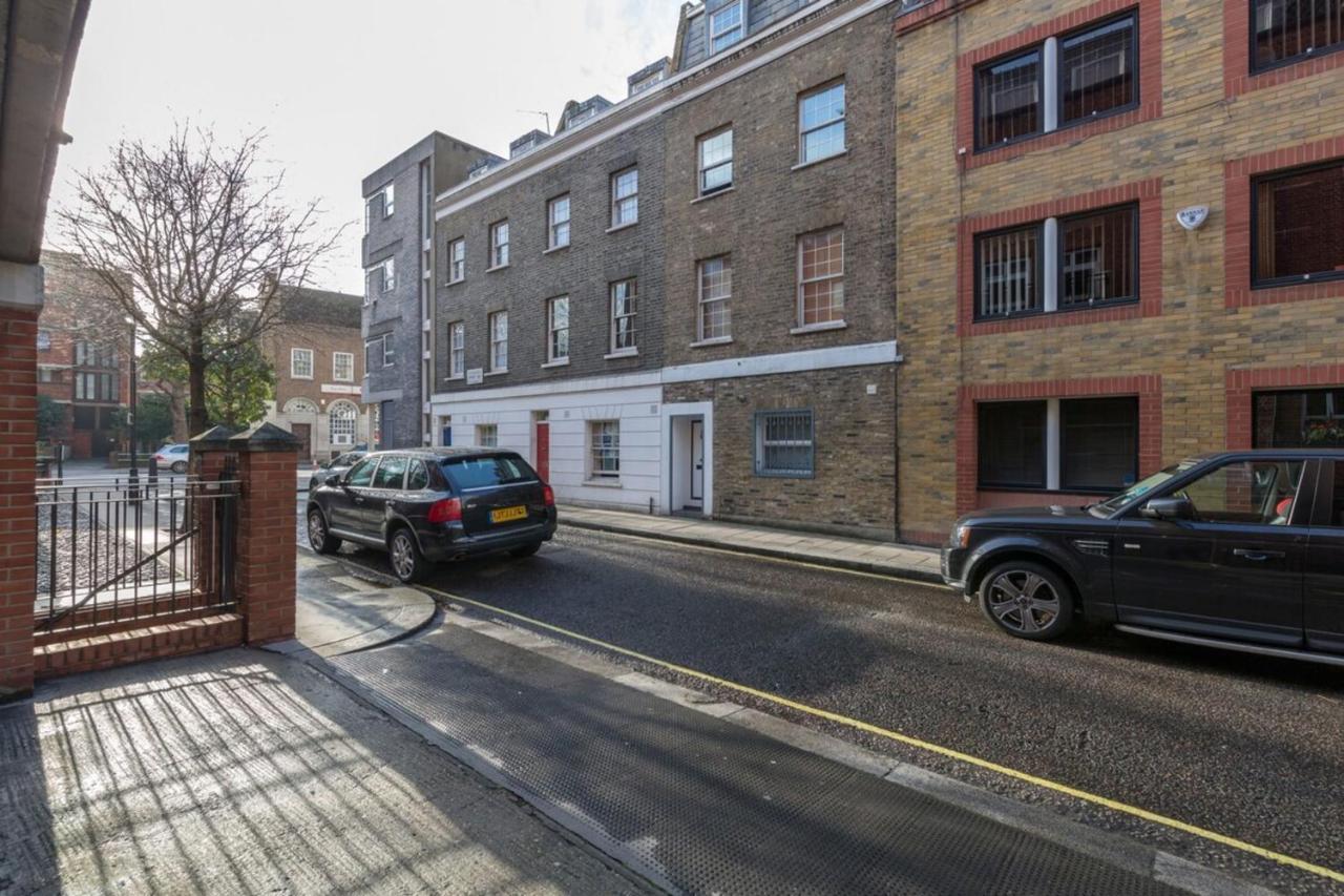 Beautiful 1 Bedroom In Victoria *