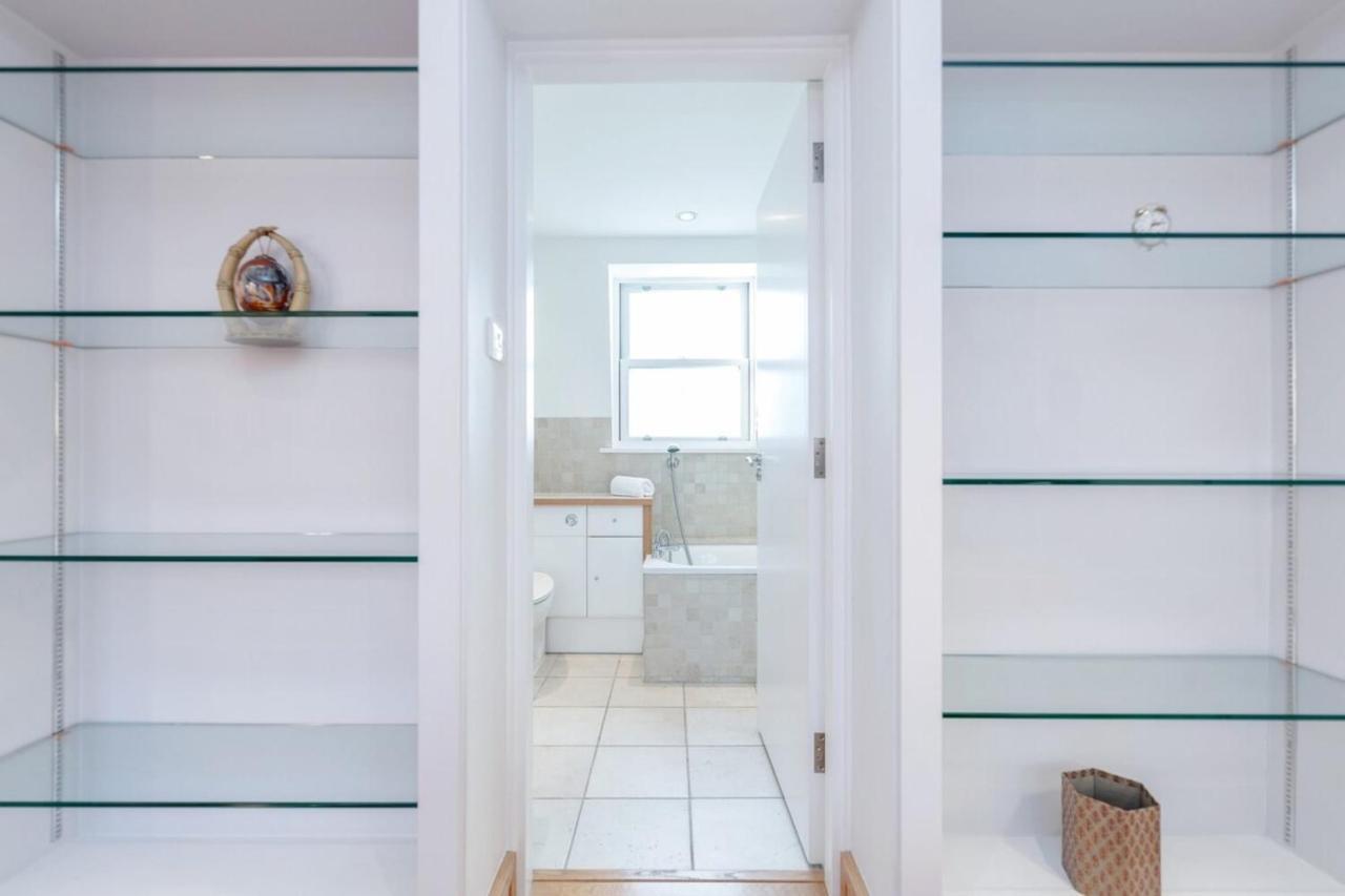 Beautiful 1 Bedroom In Victoria