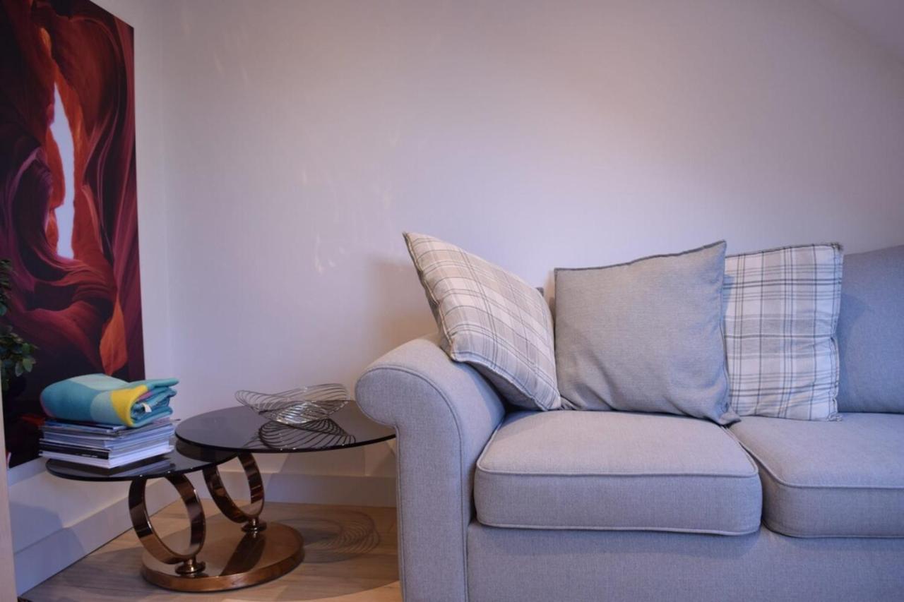 Stylish 2 Bed In West Hampstead London