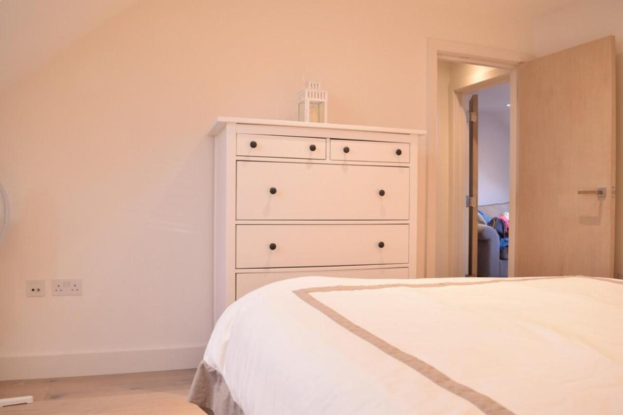 Stylish 2 Bed In West Hampstead * London