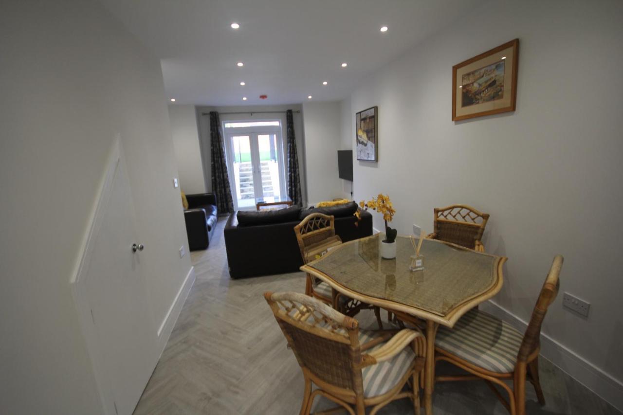 Eversley's Mews Apartment *