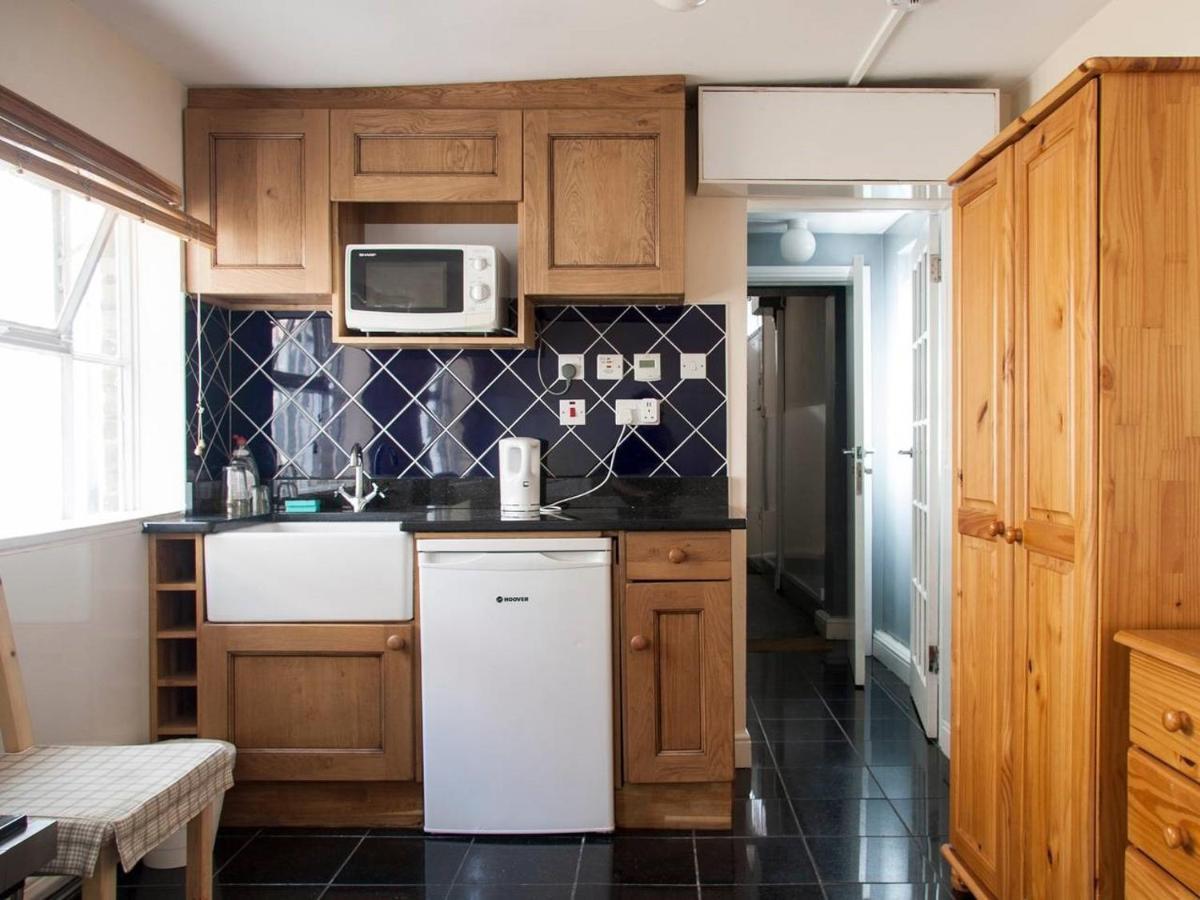 Caledonian Flats Apartment London