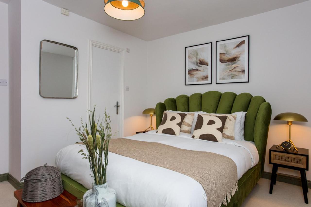 Apartment The Sparkford Gardens - Lovely 2bdr With Balcony *
