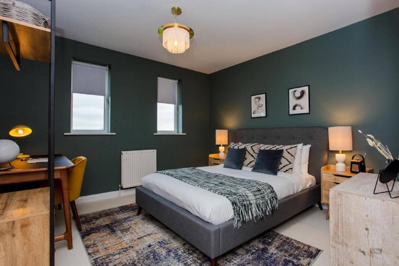 The Sparkford Gardens - Lovely 2bdr With Balcony * London