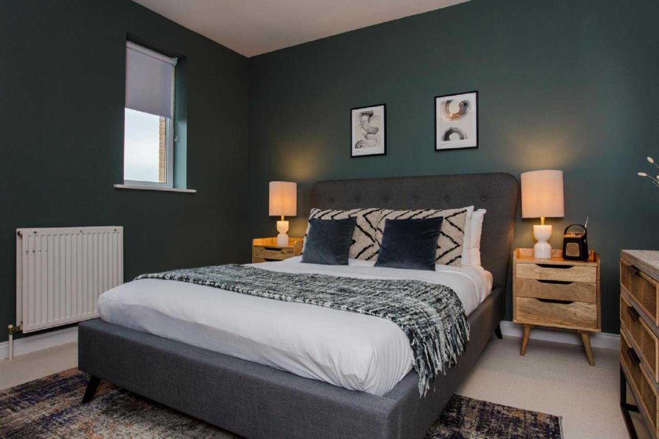 The Sparkford Gardens - Lovely 2bdr With Balcony Apartment London
