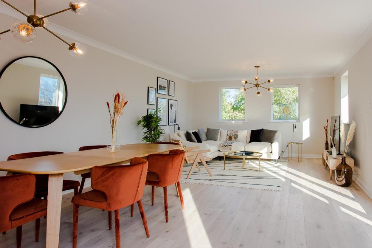 The Sparkford Gardens - Lovely 2bdr With Balcony Apartment London