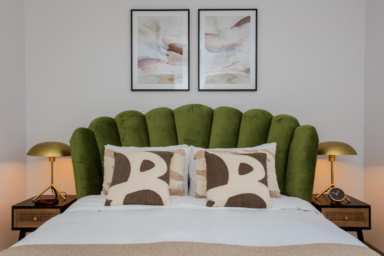 The Sparkford Gardens - Lovely 2bdr With Balcony London