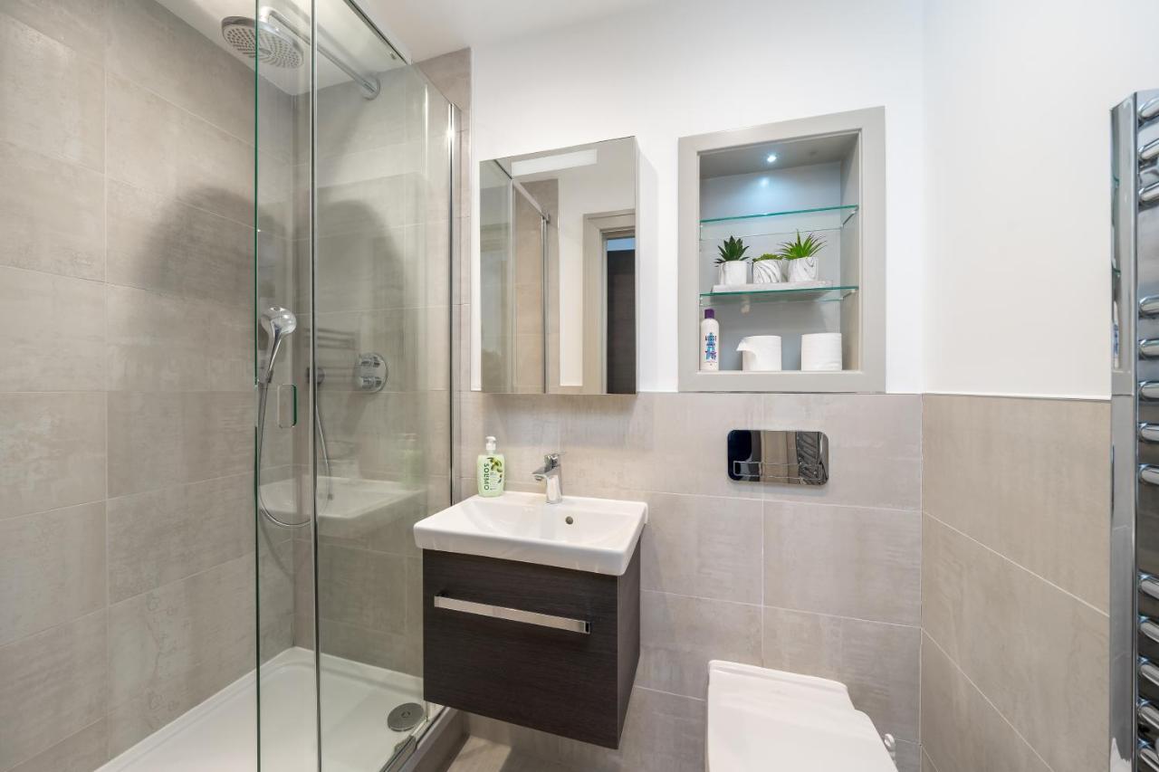 Modern City - Victoria Line Apartment London